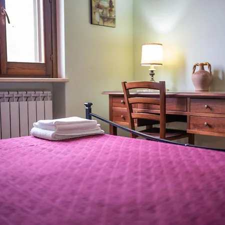Casa di campagna Indipendente In Castel San Giovanni (Umbria)